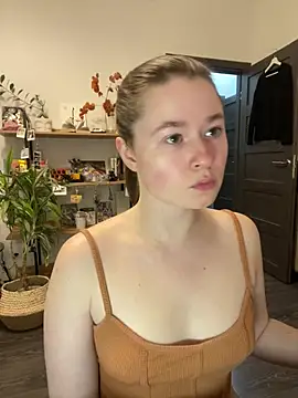 Snapshot of sweetest_pie chatting on February 26, 9:20 pm sweetest pie online show from February 26, 9:20 pm