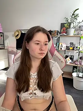 Snapshot of sweetest_pie chatting on June 28, 5:25 am sweetest pie online show from June 28, 5:25 am