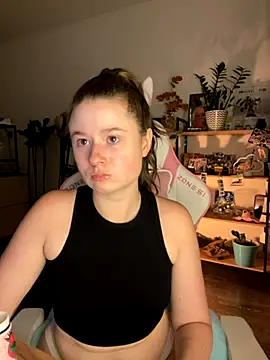 Snapshot of sweetest_pie chatting on September 12, 8:30 pm sweetest pie online show from September 12, 8:30 pm