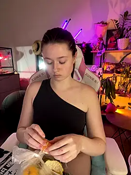 sweetest pie online show from December 16, 5:28 pm