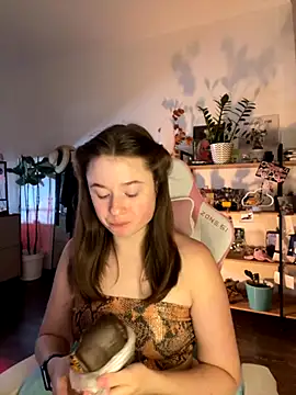 Snapshot of sweetest_pie chatting on September 19, 5:50 pm sweetest pie online show from September 19, 5:50 pm