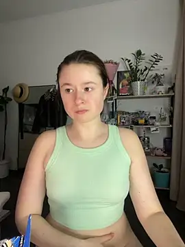 Snapshot of sweetest_pie chatting on November 28, 9:59 pm sweetest pie online show from November 28, 9:59 pm