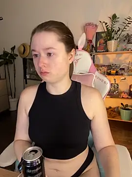 Snapshot of sweetest_pie chatting on November 15, 12:36 am sweetest pie online show from November 15, 12:36 am