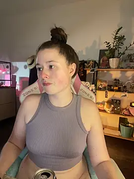 sweetest pie online show from May 8, 8:12 pm