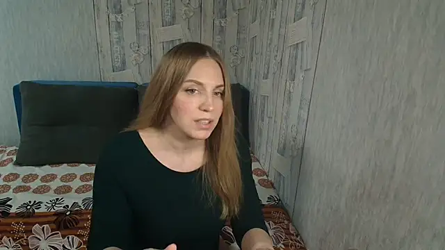 Pilly green  online show from November 8, 8:18 am