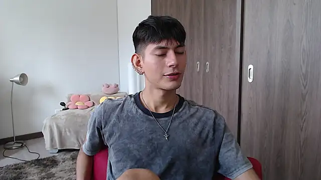 Snapshot of imdavo23 chatting on December 2, 4:04 pm imdavo23 online show from December 2, 4:04 pm