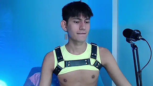 Snapshot of imdavo23 chatting on December 14, 3:58 pm imdavo23 online show from December 14, 3:58 pm