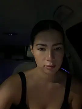 clairewntr online show from December 22, 8:53 pm