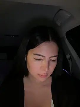 clairewntr online show from November 29, 8:20 pm