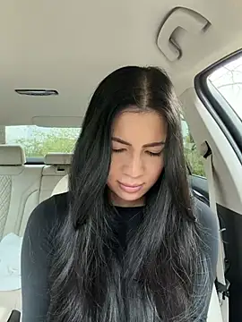 clairewntr online show from April 12, 4:54 pm