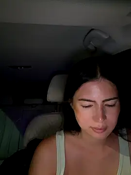 clairewntr online show from October 17, 8:32 pm