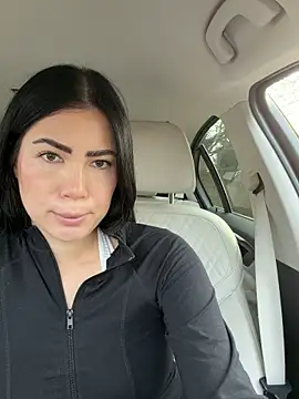 clairewntr online show from December 21, 9:33 am