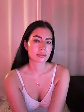clairewntr online show from April 19, 8:22 pm