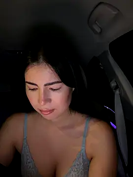 clairewntr online show from December 18, 8:34 pm