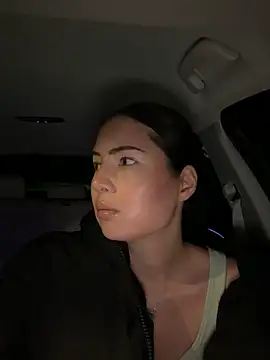 clairewntr online show from November 11, 9:09 pm