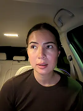 clairewntr online show from November 18, 9:18 pm