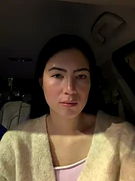 clairewntr online show from December 1, 10:43 pm