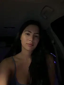 clairewntr online show from April 8, 8:21 pm