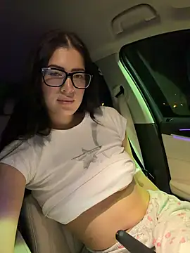 Snapshot of clairewntr chatting on February 28, 10:31 pm clairewntr online show from February 28, 10:31 pm