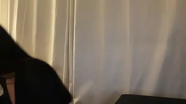 Snapshot of clairewntr chatting on February 19, 8:17 pm clairewntr online show from February 19, 8:17 pm