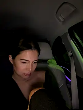 clairewntr online show from November 21, 8:08 pm