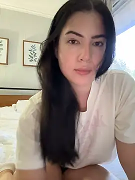 clairewntr online show from February 3, 9:39 pm
