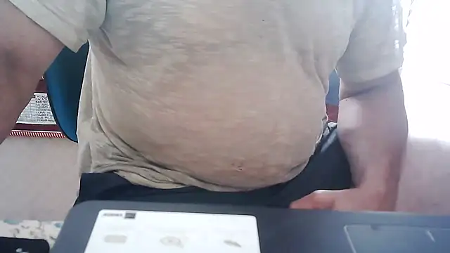 Snapshot of eduar570 chatting on November 15, 1:04 pm eduar570 online show from November 15, 1:04 pm