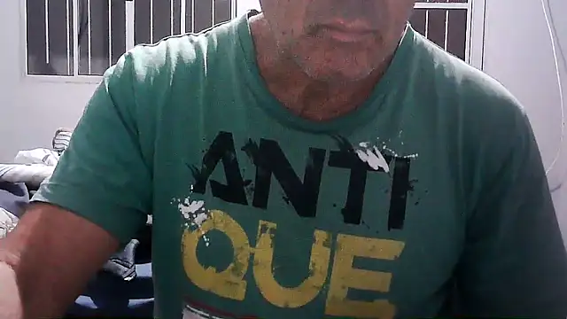 Snapshot of eduar570 chatting on June 21, 1:44 am eduar570 online show from June 21, 1:44 am