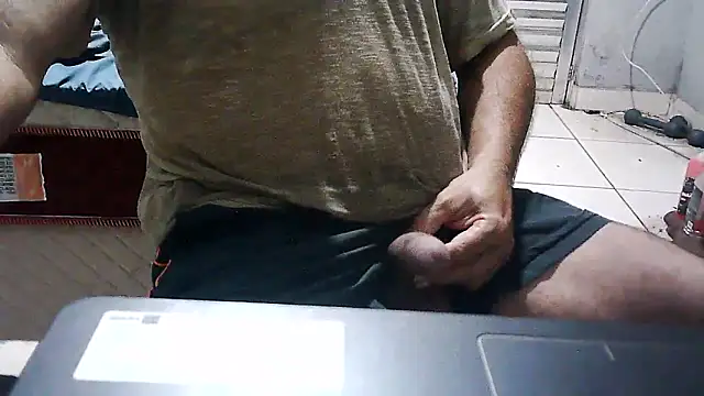 Snapshot of eduar570 chatting on December 20, 7:00 am eduar570 online show from December 20, 7:00 am