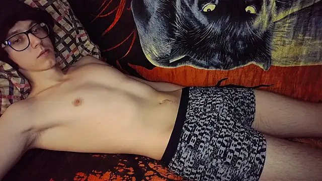 Snapshot of littledaddyflex chatting on June 14, 2:24 am littledaddyflex online show from June 14, 2:24 am