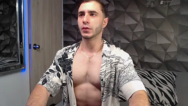 Snapshot of Latino_stud4u chatting on September 18, 11:08 pm Latino stud4u online show from September 18, 11:08 pm