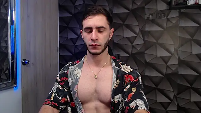 Latino stud4u online show from November 12, 1:15 pm