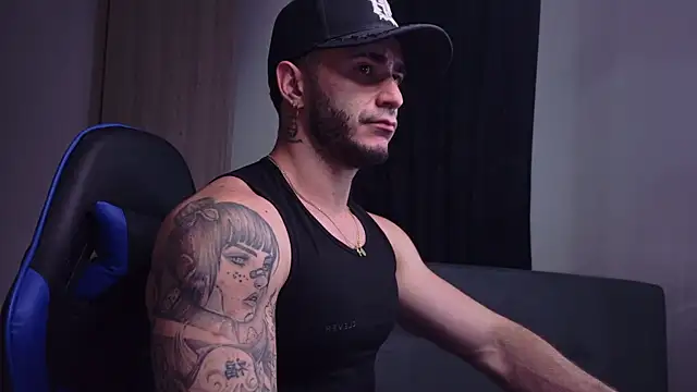 Snapshot of Latino_stud4u chatting on July 9, 11:26 pm Latino stud4u online show from July 9, 11:26 pm
