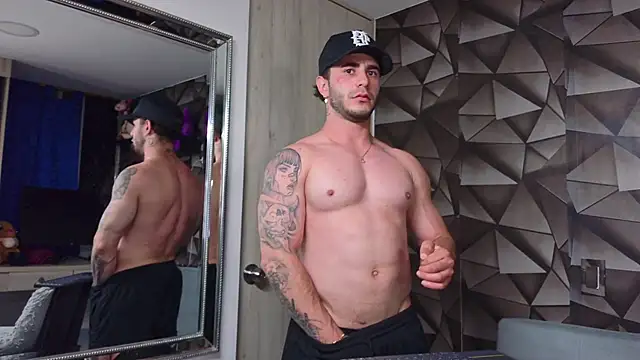 Latino stud4u online show from April 9, 2:57 am