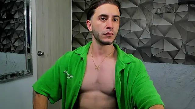 Latino stud4u online show from January 18, 12:14 am