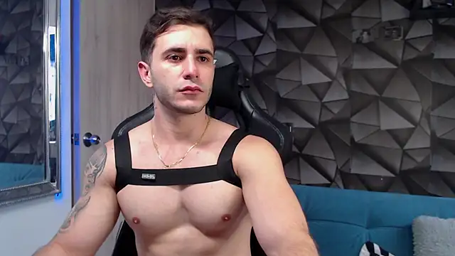 Snapshot of Latino_stud4u chatting on September 25, 9:54 pm Latino stud4u online show from September 25, 9:54 pm