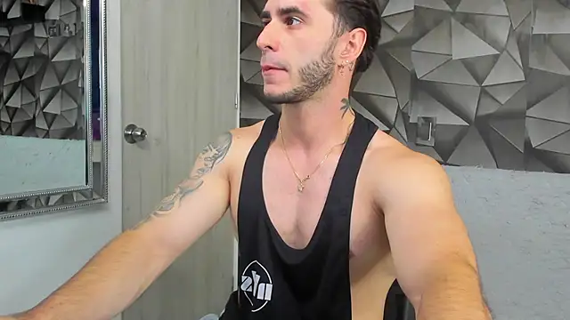 Latino stud4u online show from January 14, 1:31 am