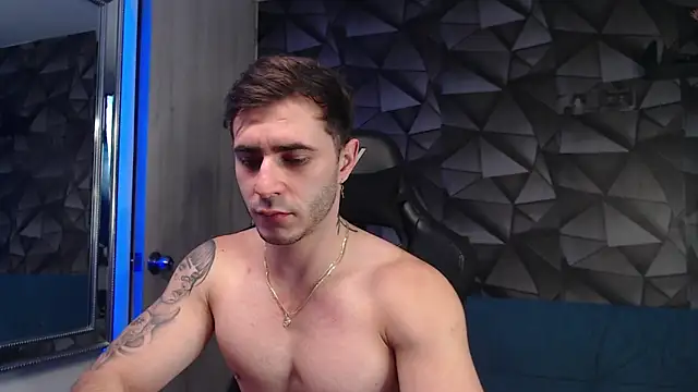 Snapshot of Latino_stud4u chatting on October 6, 10:54 pm Latino stud4u online show from October 6, 10:54 pm