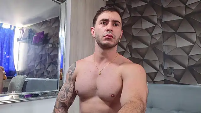 Latino stud4u online show from May 31, 5:19 pm