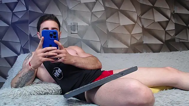 Snapshot of Latino_stud4u chatting on January 26, 12:37 am Latino stud4u online show from January 26, 12:37 am