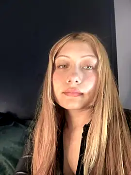  Danna online show from November 18, 2:42 pm