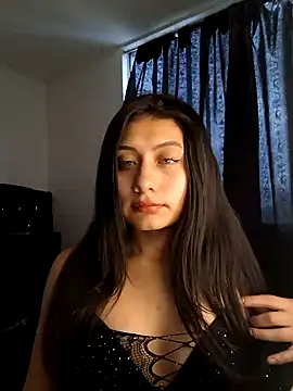 Snapshot of _Danna chatting on December 2, 3:31 pm  Danna online show from December 2, 3:31 pm