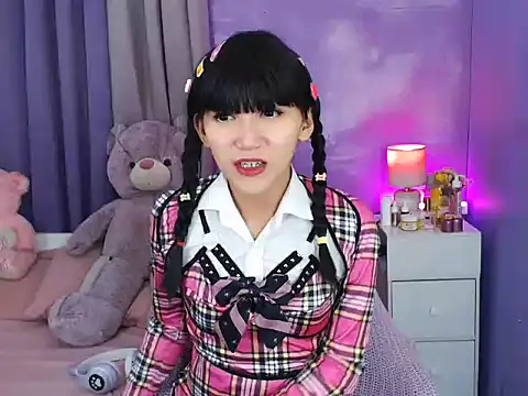 Snapshot of urlovelyfreya chatting on October 12, 5:58 pm urlovelyfreya online show from October 12, 5:58 pm