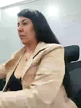 Snapshot of aisha_latina chatting on February 24, 3:09 pm aisha latina online show from February 24, 3:09 pm