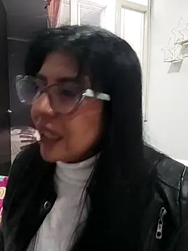 aisha latina online show from February 16, 3:43 pm