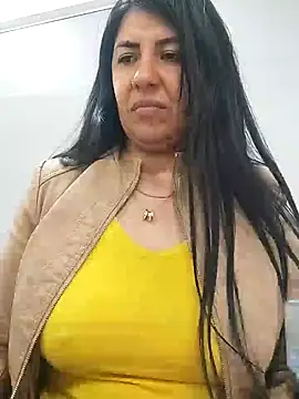 Snapshot of aisha_latina chatting on February 19, 6:21 pm aisha latina online show from February 19, 6:21 pm