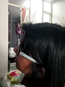 aisha latina online show from February 13, 2:39 pm