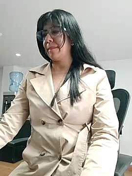 aisha latina online show from October 23, 4:05 pm