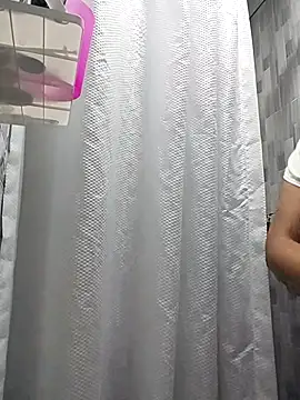 aisha latina online show from December 15, 2:01 pm