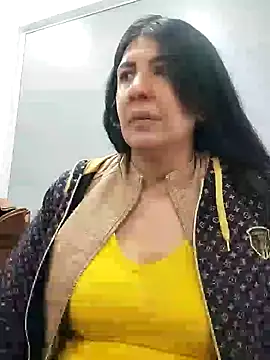 Snapshot of aisha_latina chatting on February 11, 2:24 pm aisha latina online show from February 11, 2:24 pm